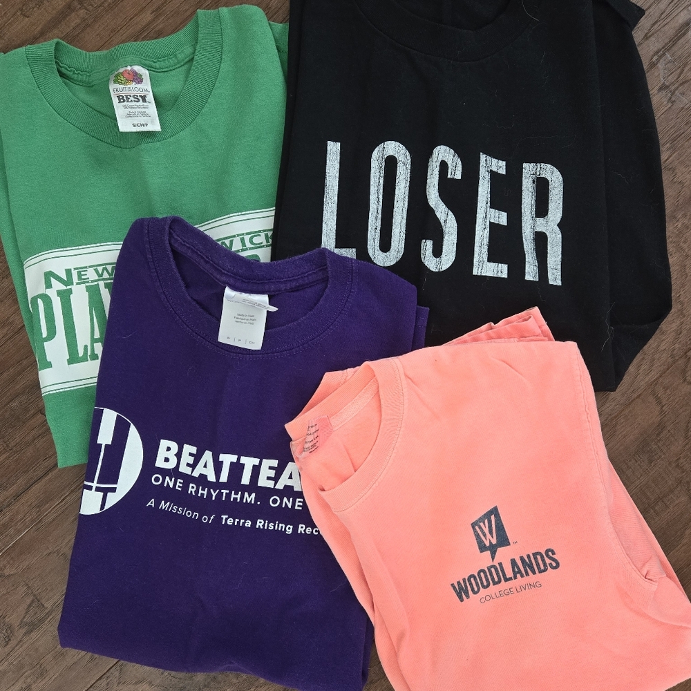 **Add On Item** Vintage 2000s Tee Size Small